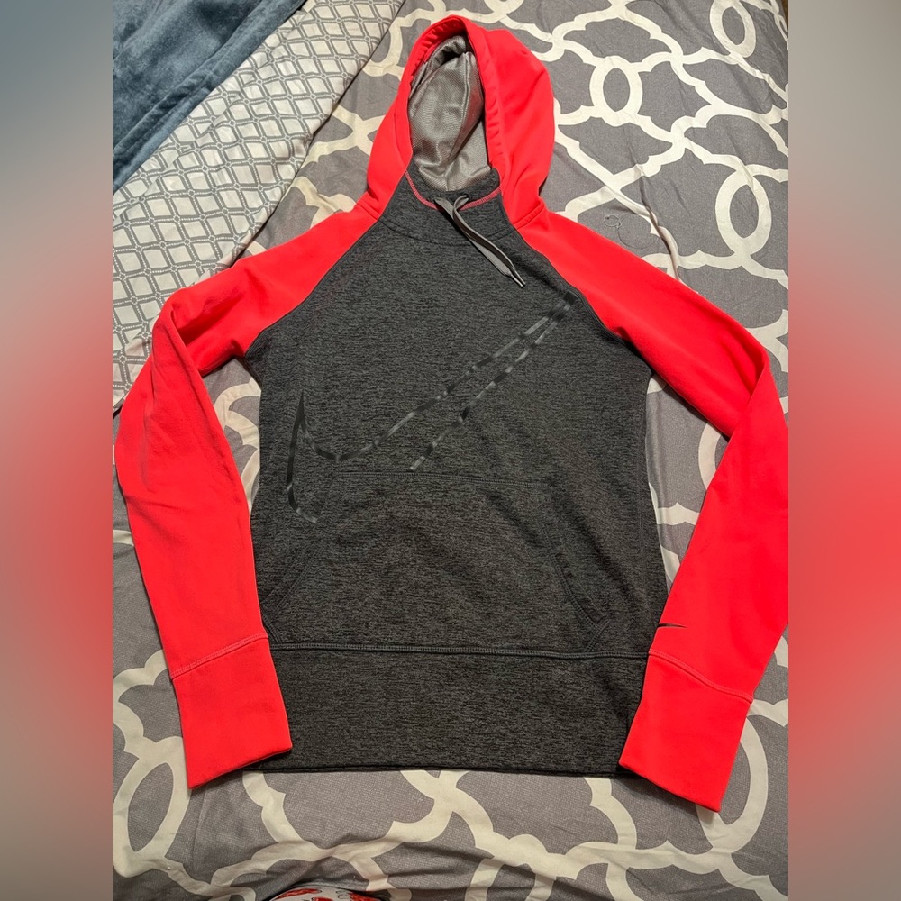 Nike therma fit hoodie - Picture 1 of 5